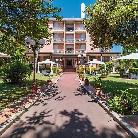 Hotel Gabrini Marina di Massa Exterior photo