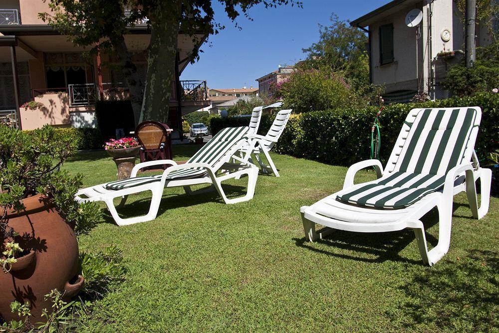 Hotel Gabrini Marina di Massa Exterior photo