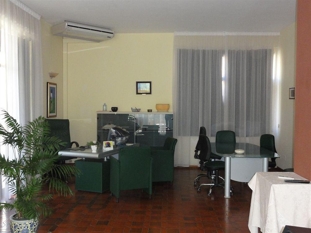 Hotel Gabrini Marina di Massa Exterior photo