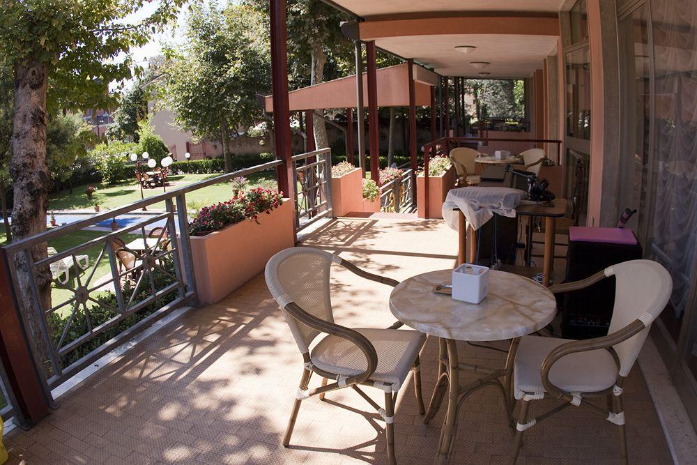 Hotel Gabrini Marina di Massa Exterior photo