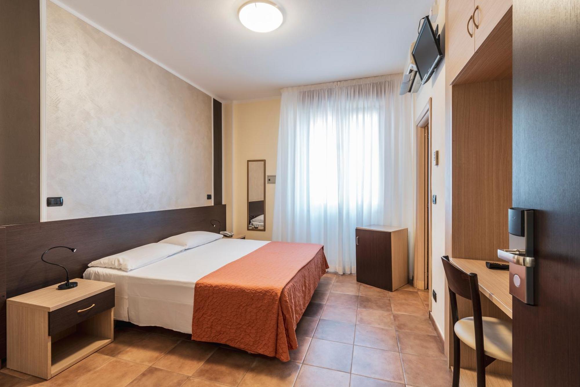 Hotel Gabrini Marina di Massa Exterior photo