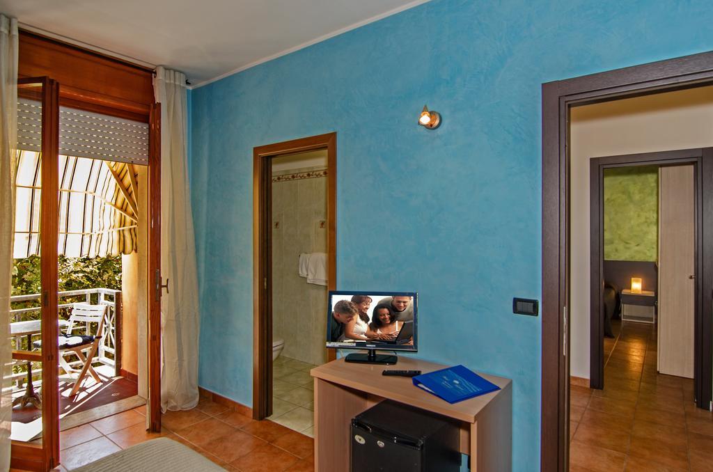 Hotel Gabrini Marina di Massa Exterior photo