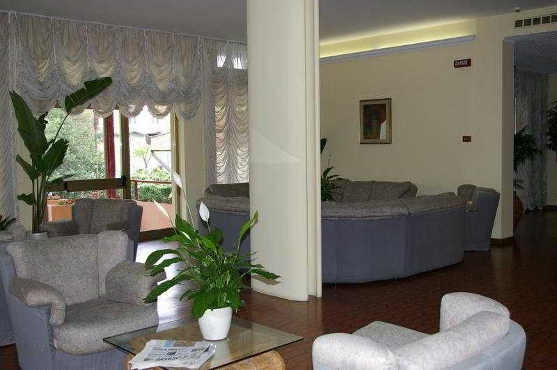 Hotel Gabrini Marina di Massa Exterior photo